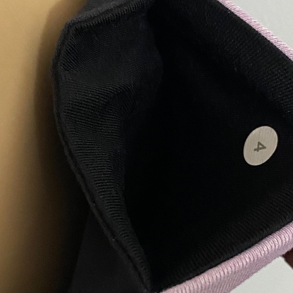 2 pairs Lululemon Groove Crop bundle - Picture 9 of 12